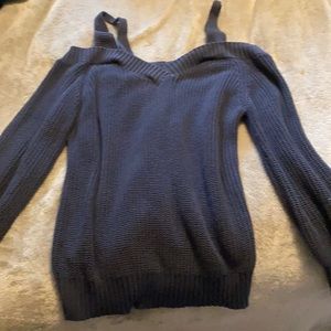 Cold shoulder sweater kitten blue